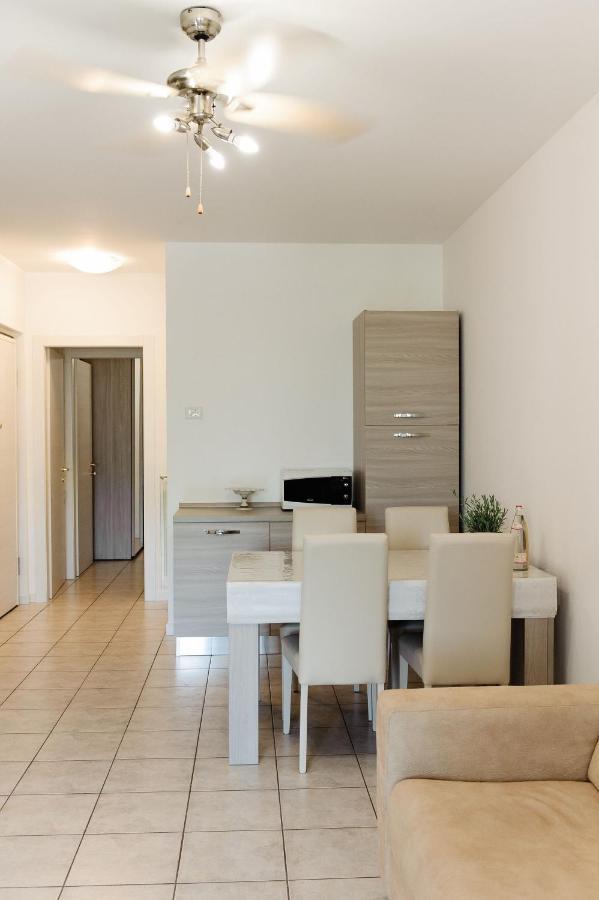 Appartamento Afrodite Desenzano del Garda Luaran gambar