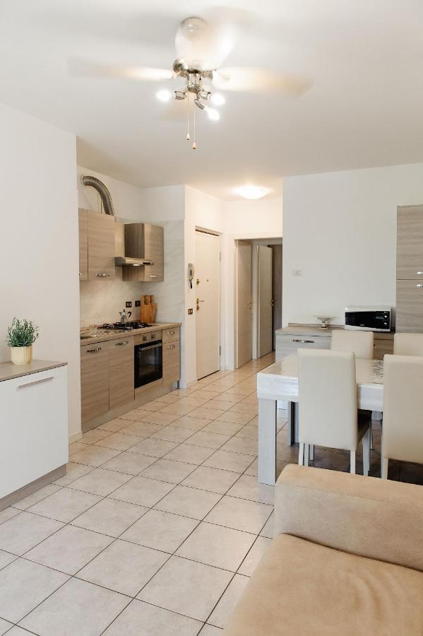 Appartamento Afrodite Desenzano del Garda Luaran gambar