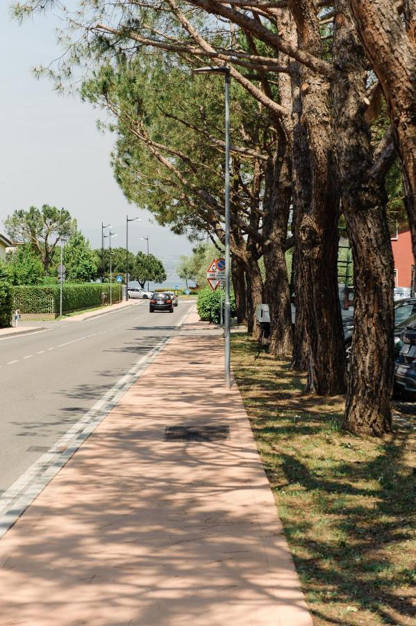 Appartamento Afrodite Desenzano del Garda Luaran gambar